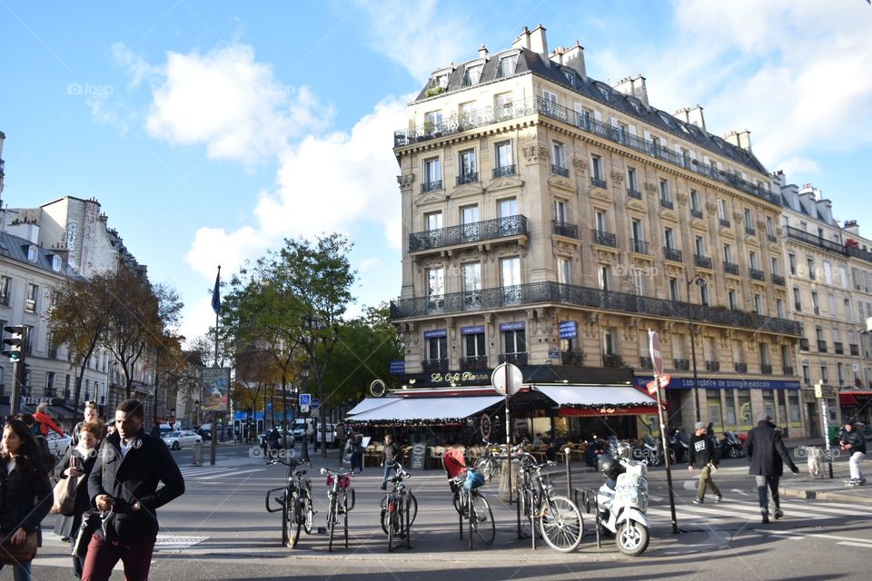 Street Scenes - Paris 