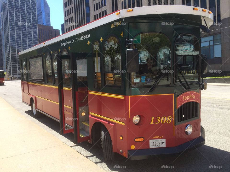 Chicago trolley. Public transportation in Chicago