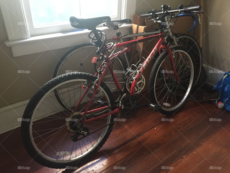 Wheel, Bike, No Person, Vehicle, Indoors