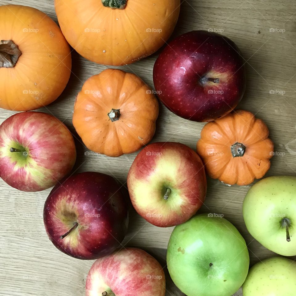 Fall apples and gourds