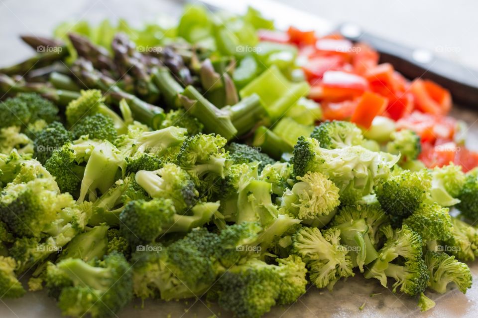 Freshly cut vegetables ready to stir fry.