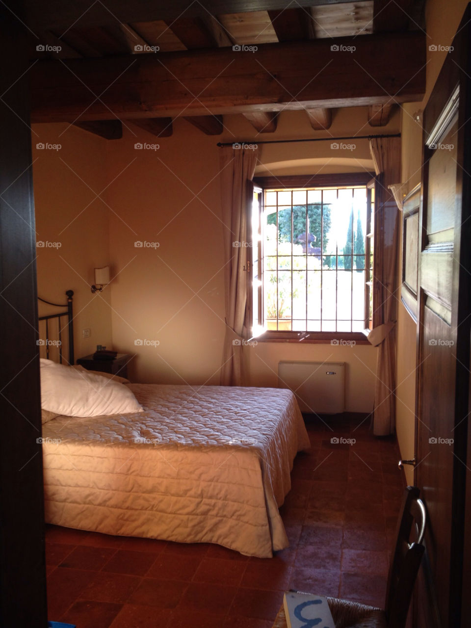 italy sleeping romantic bedroom by zulutwelve