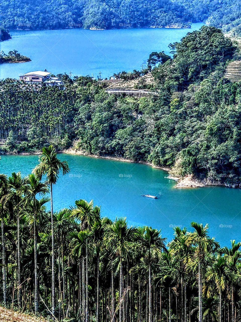 The lakes' landscape of Taipe county, Taiwan, that is called "Thousand-island Lake", also called "Emerald Reservoir", It's water color is emerald, very beautiful place.