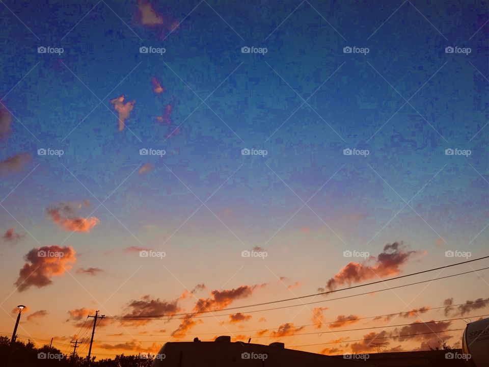 Texas morn colours beginning to form around the Sun at Sunrise. 