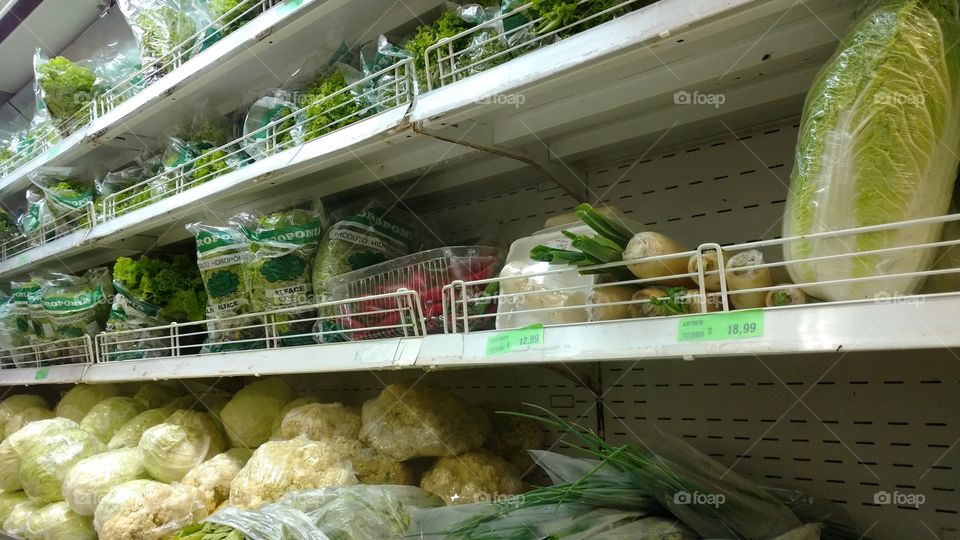 Bonitas frutas, verduras e legumes, quitandas, feira, alimentação e saúde.