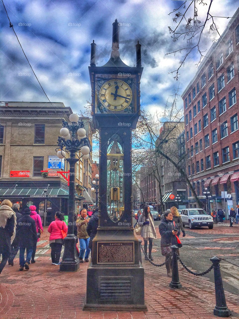 'Don't count every hour of the day, make every hour of the day count' 👌🏼
Steamworks Clock, Gastown, Vancouver 🇨🇦
