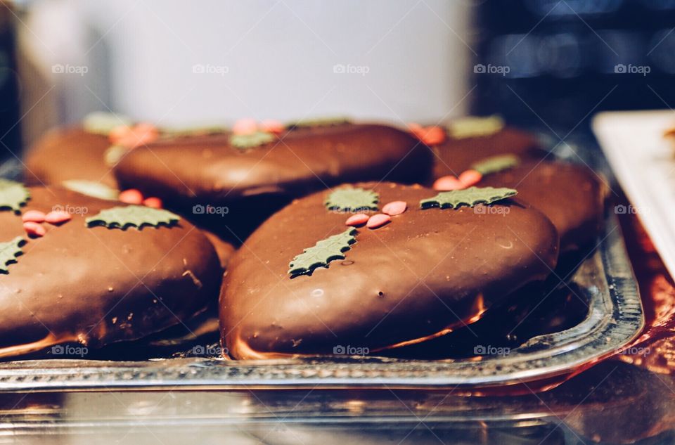 Chocolate Christmas heart shaped cakes 