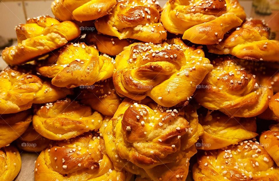 Saffron buns