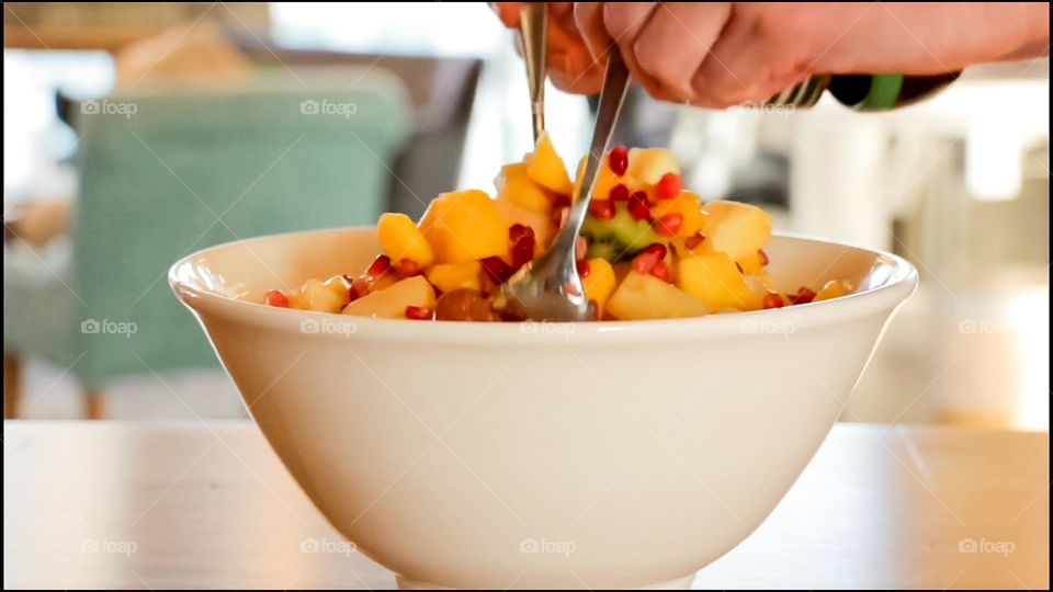 preparation of fresh fruit rojak