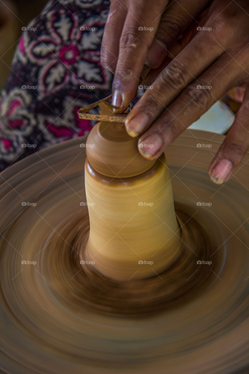 Expert hands of the potter