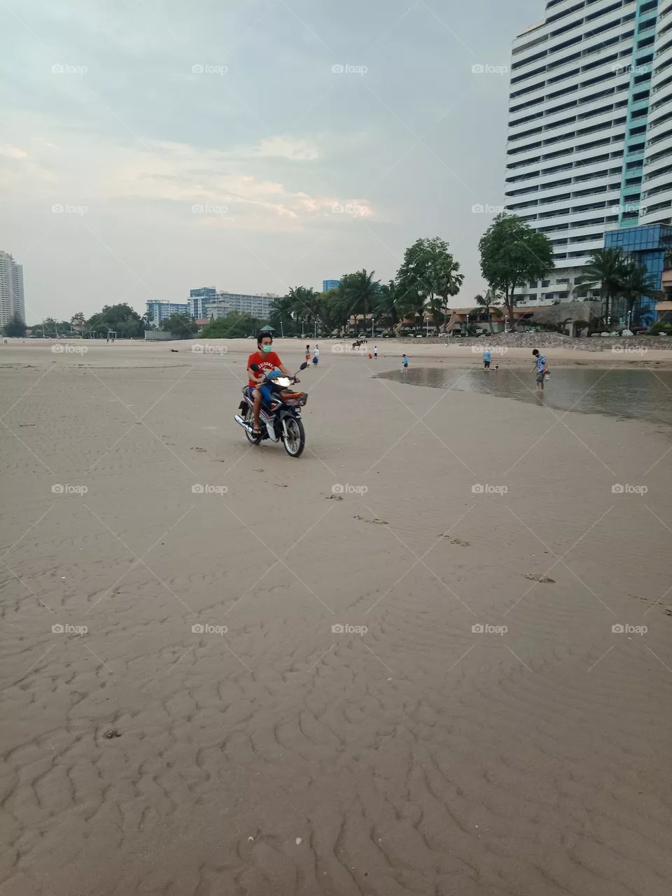 Beach rider