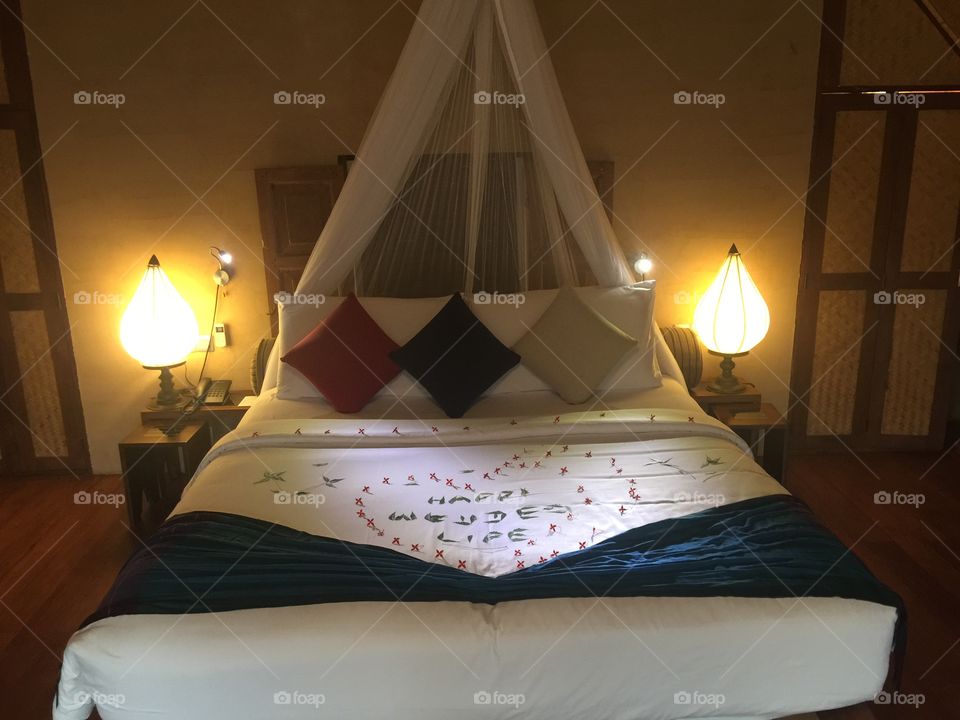 Wadding day in Honeymoon room in Srilankan hotel 