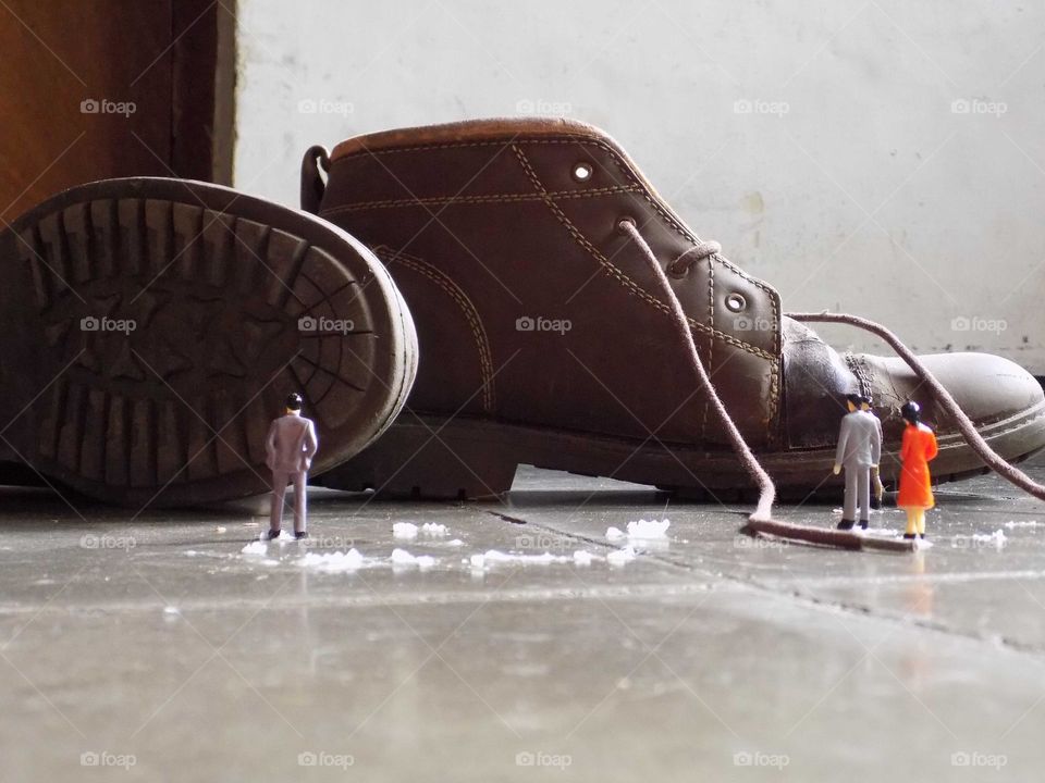 Lilliput world, giant lord's shoes