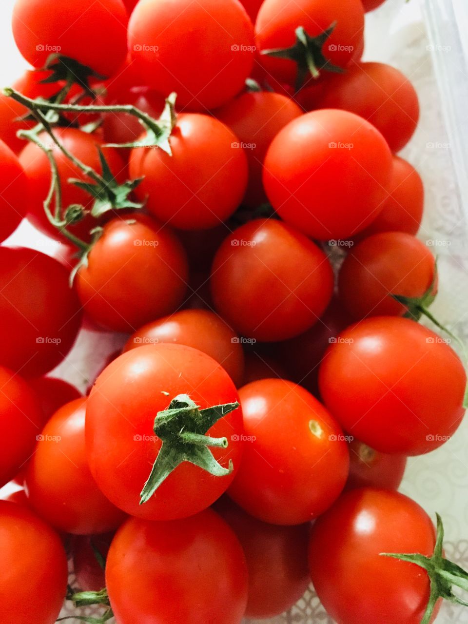 Small tomatoes 