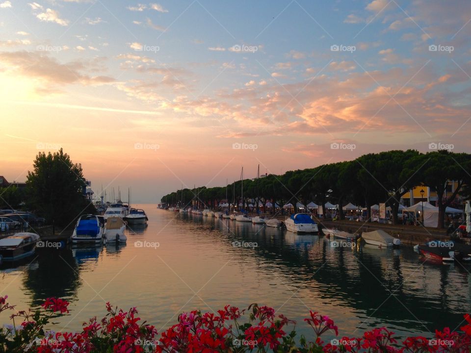 A harbor in the dusk 