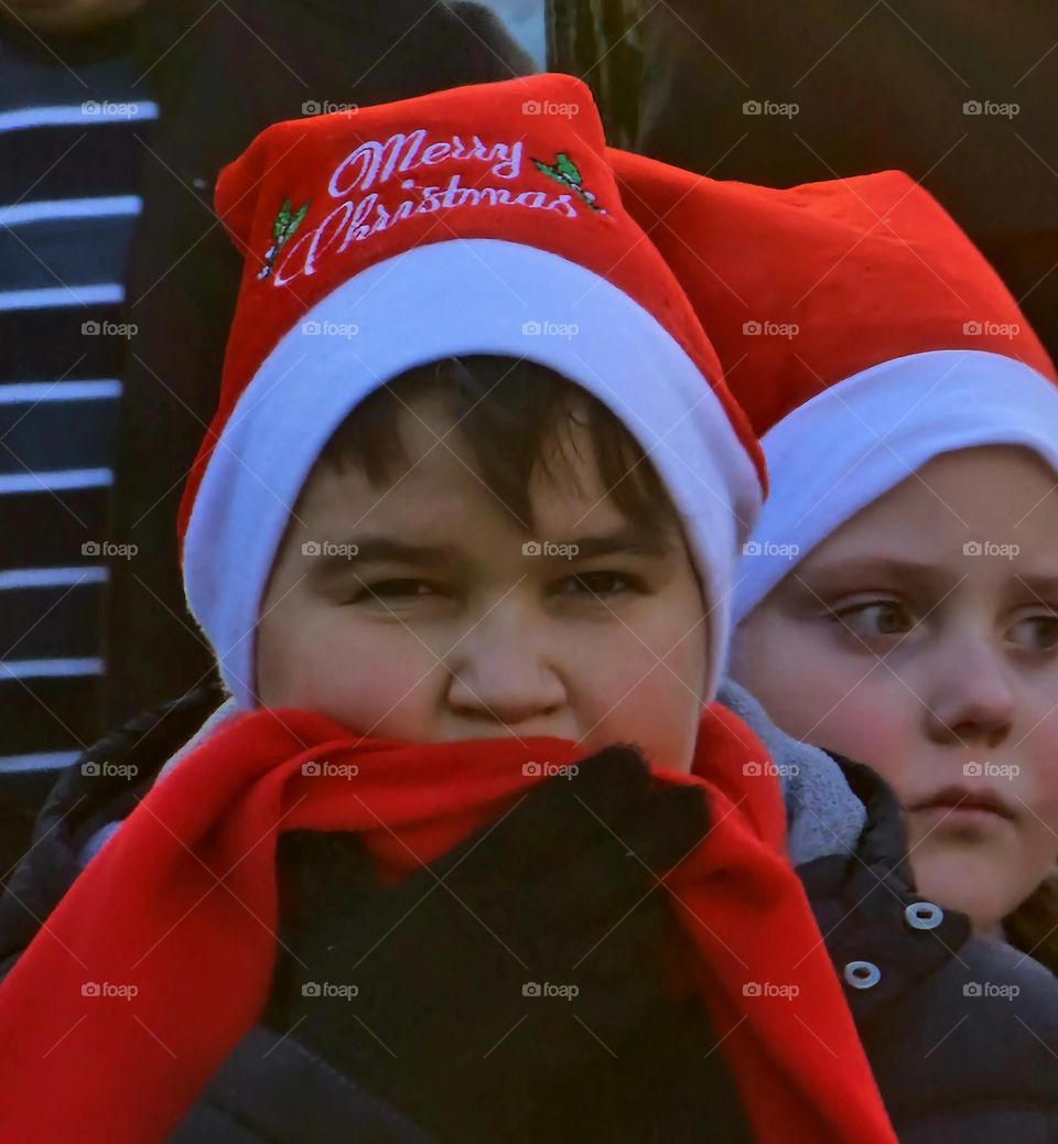 children with chirstmas hat