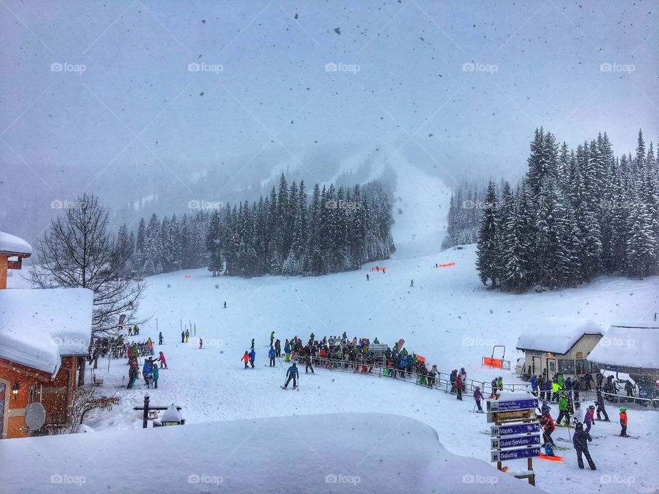 Busy day on the mountain 