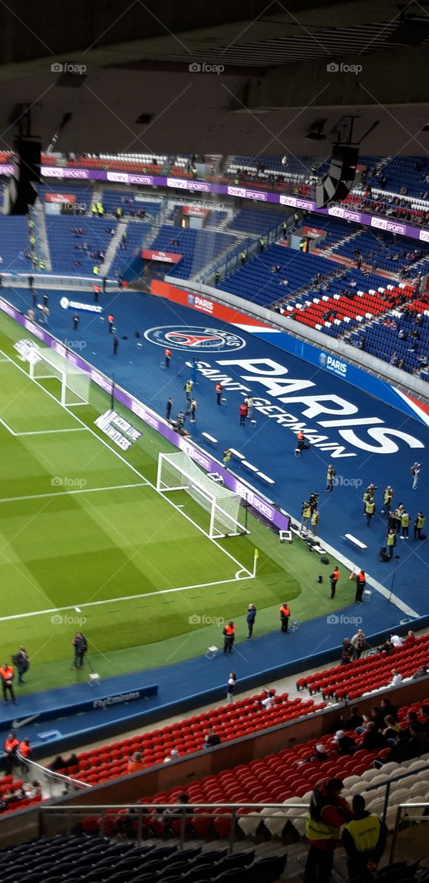 tribune d Paris au Parc des Princes