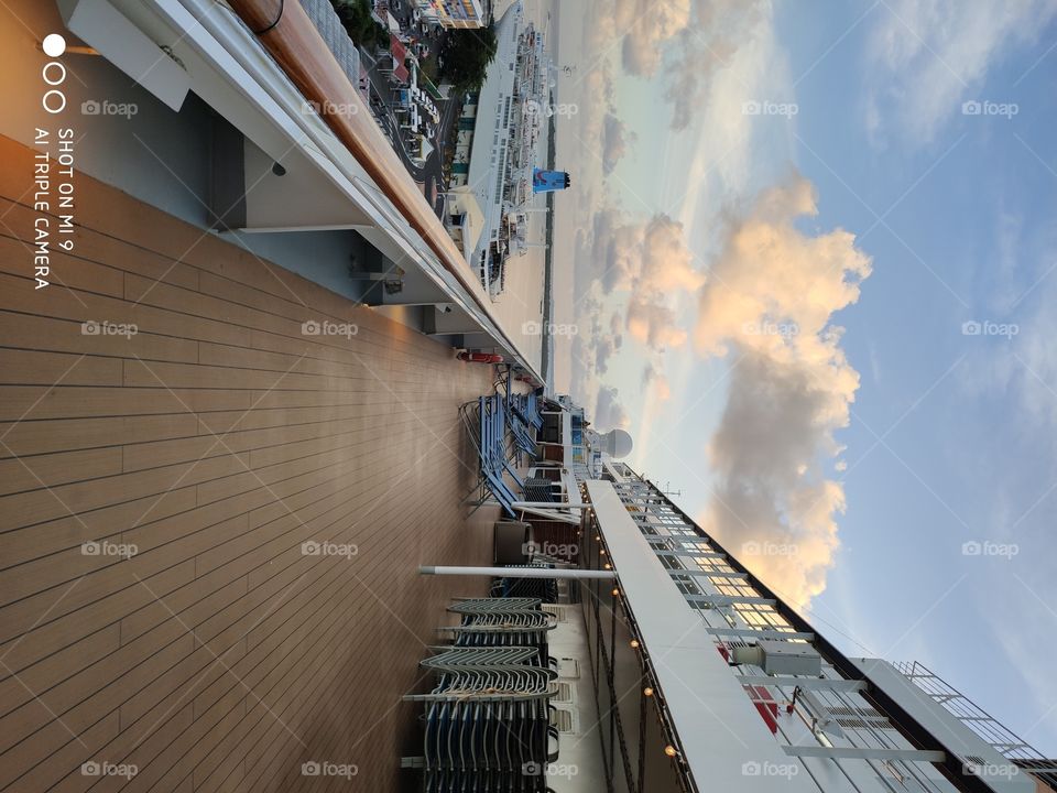 Cruise in the caraïtes 