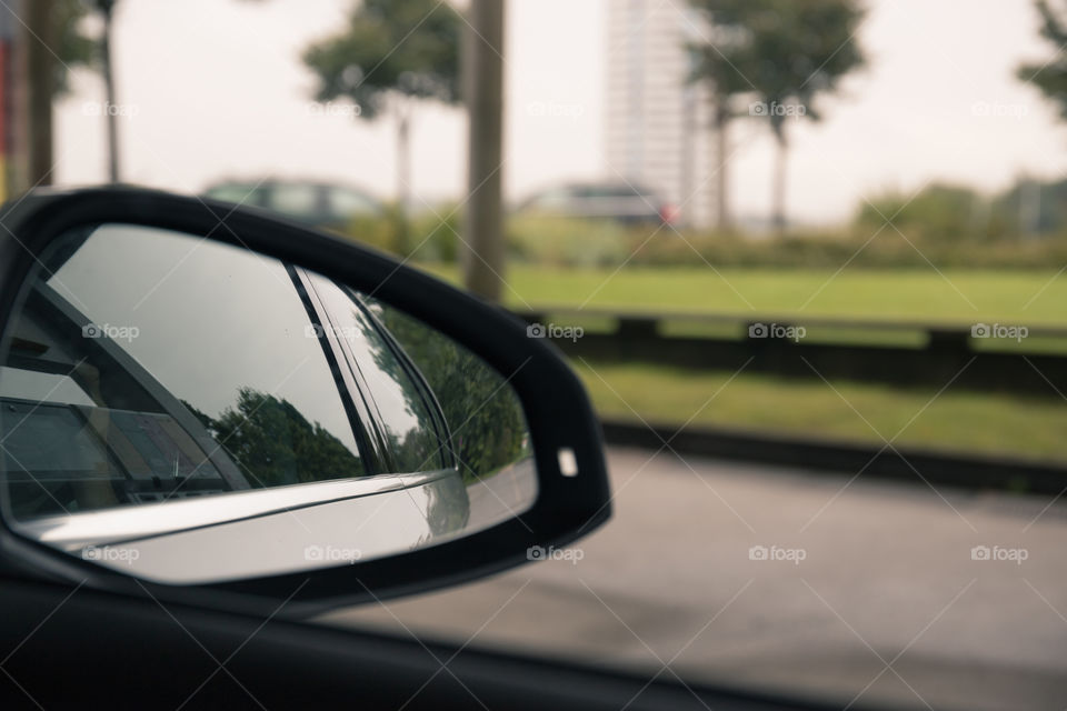 Unsharp view to a city building