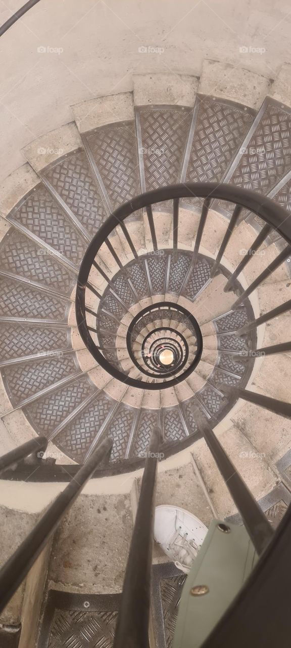 escalier arce de triomphe