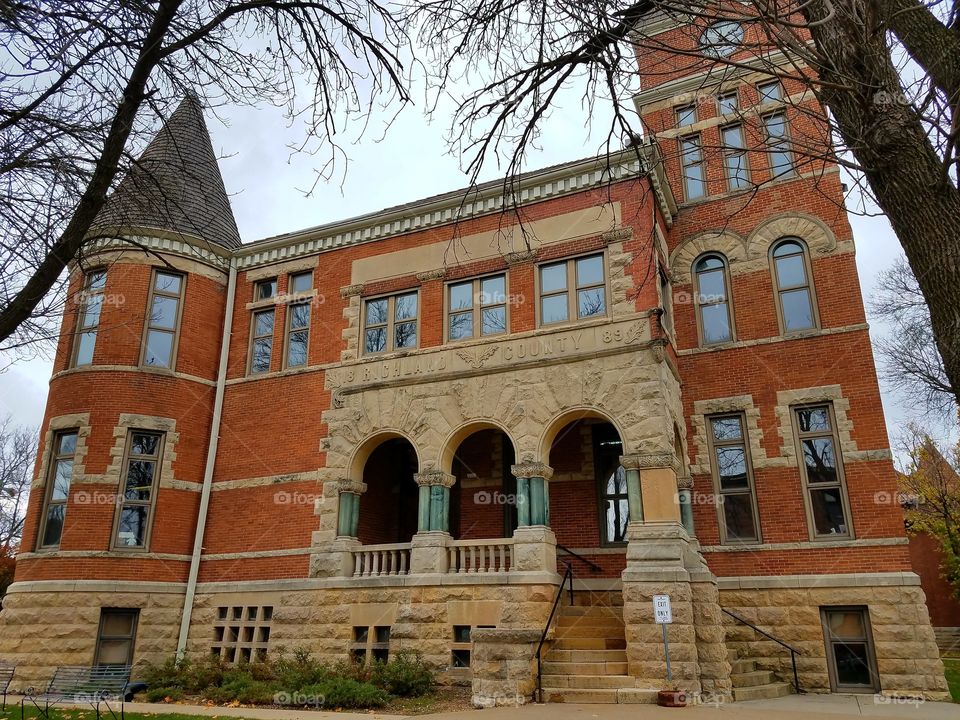 The Richland County Courthouse.
This building has so many details.