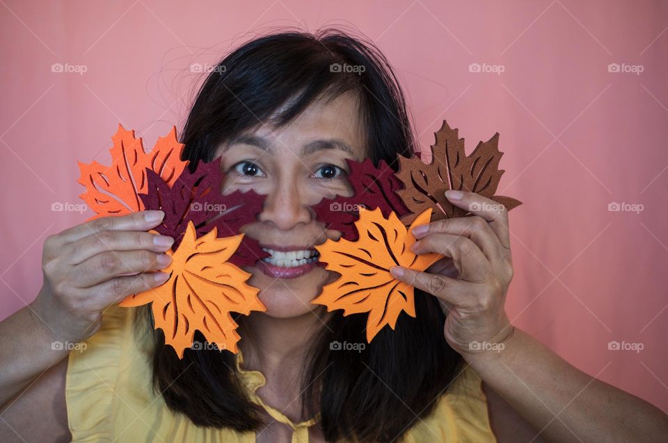 Having fun with autumn leaves 