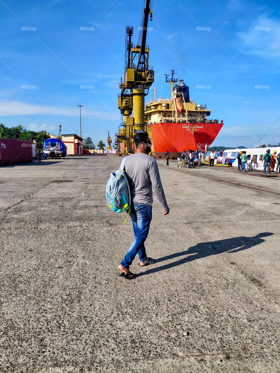 Morning walk to the ship to reach an island