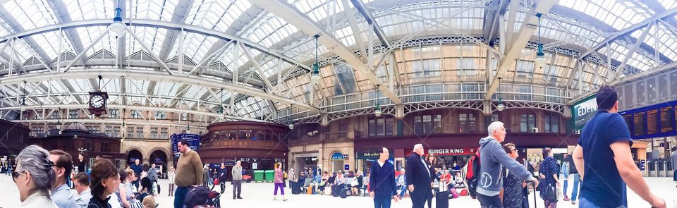 Panoramic : Central Train Station in Glasgow,Scotland