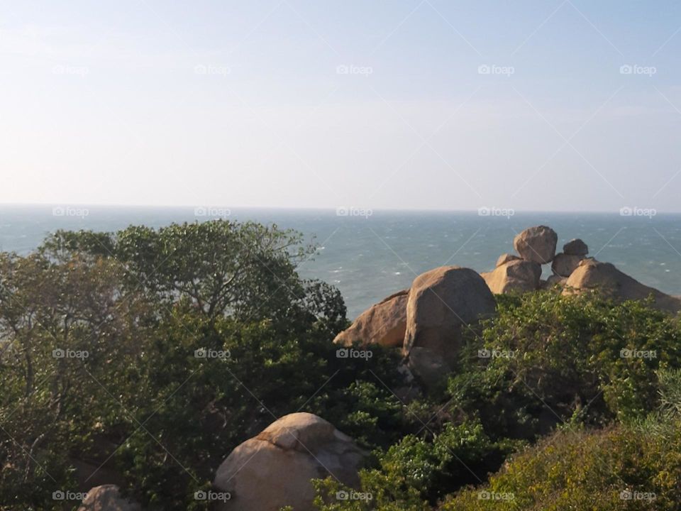 Biển không còn xa.