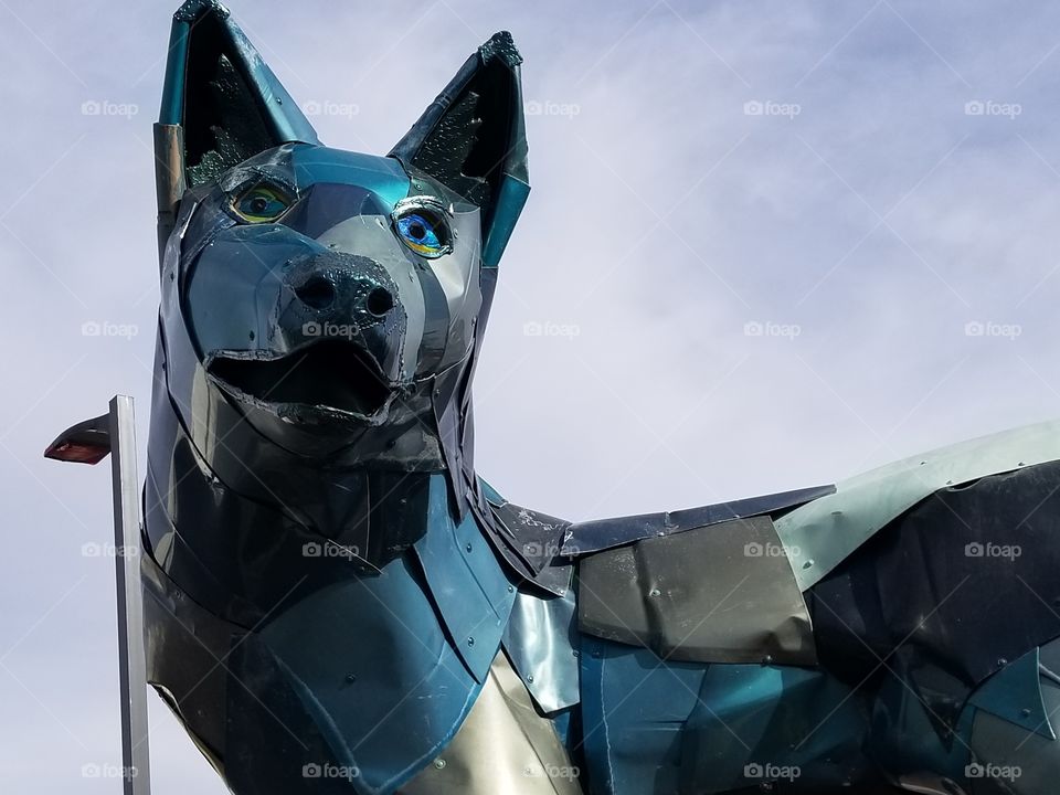 Meow Wolf statue
