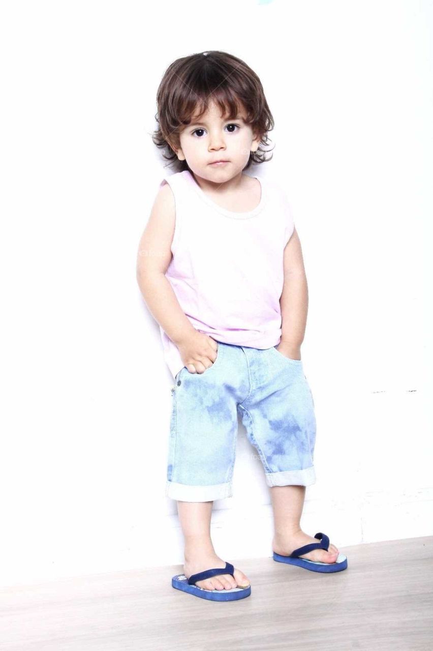 Bebê Estiloso #moda #foto #modelo #natural #descontraído #lindo 
#fotogênico #jeans #havainas