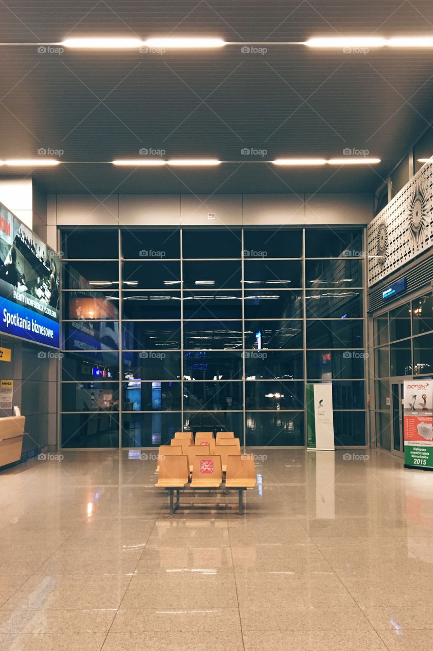 Empty hall in the airport 
