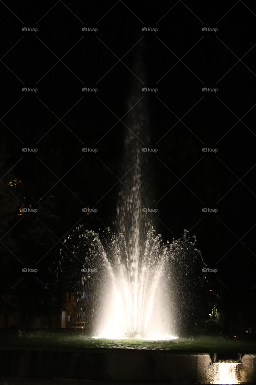 Fontaine at the night