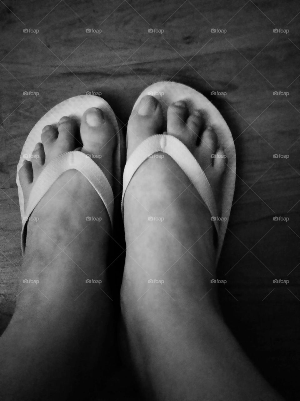 webbed toes white flip flops