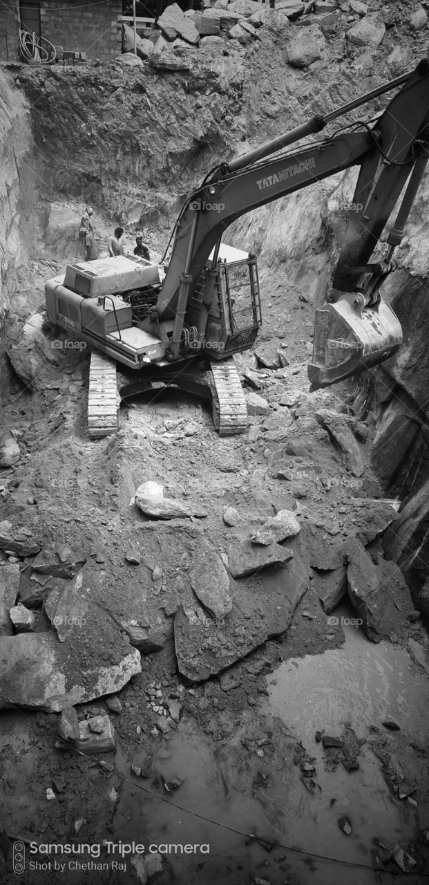 the beauty of white and black in work station