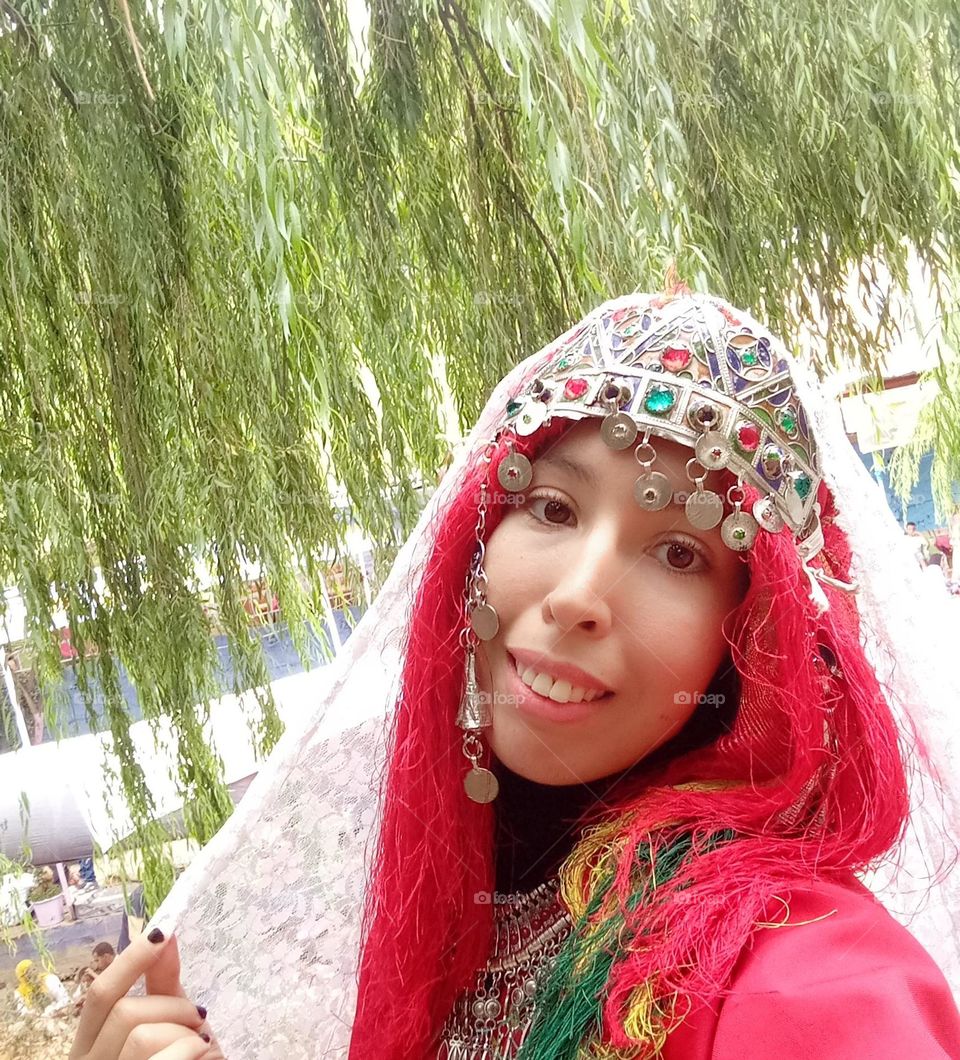 naturel woman, berber clothes, beautiful face