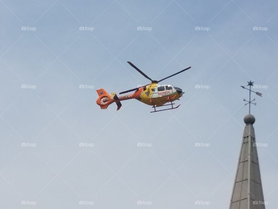 Monoc 1 emergency response helicopter preparing for landing at RWJ barnabas hospital in New Brunswick, nj.