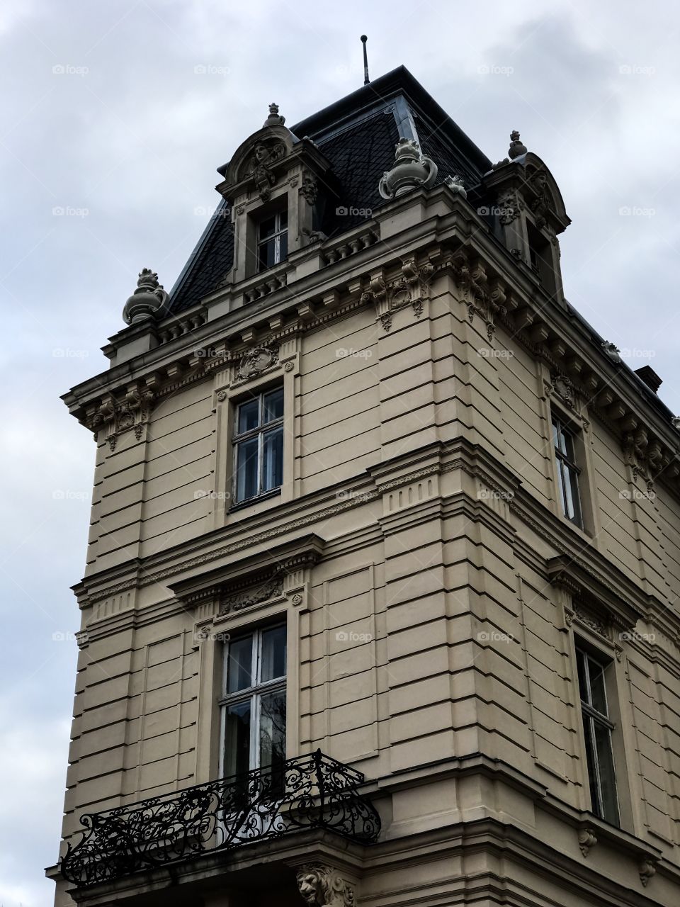 Left side of Potocki Palace