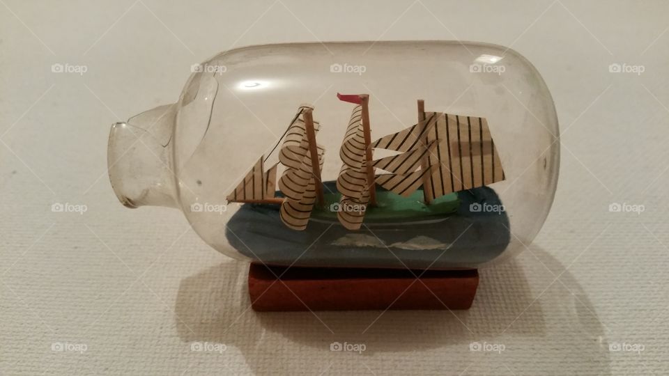 Ship in bottle