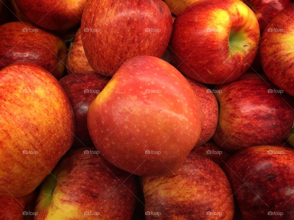 Fresh apples in market