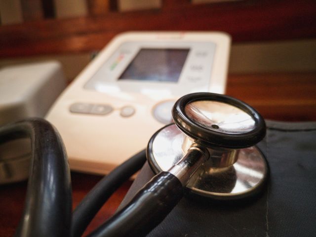 Sthethoscope and sphygmomanometer