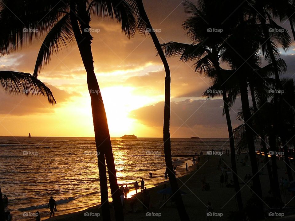 Waikiki Beach Honolulu Hawaii Oahu_072. One of many glorious sunsets of Waikiki Beach