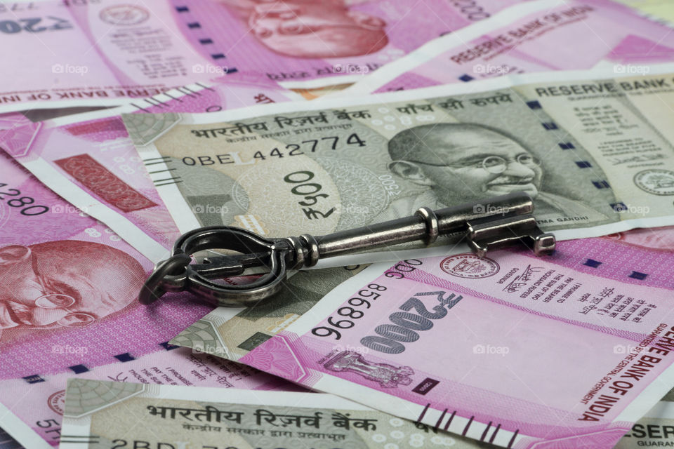 Key on new Indian rupee currency