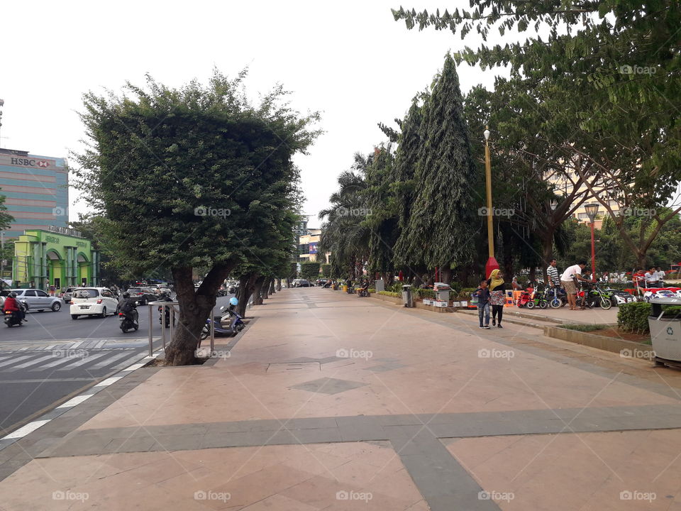 "SIMPANG LIMA" OR "INTERSECTION FIVE". A Business Distric and the open area for the public in Semarang