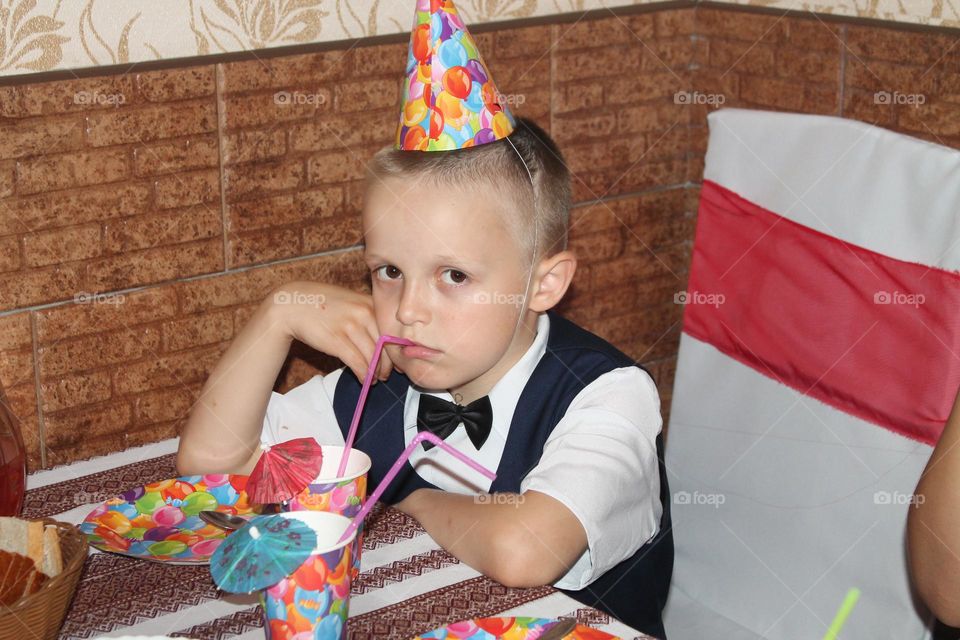 Photo of a sad noun whose friends did not come to the holiday