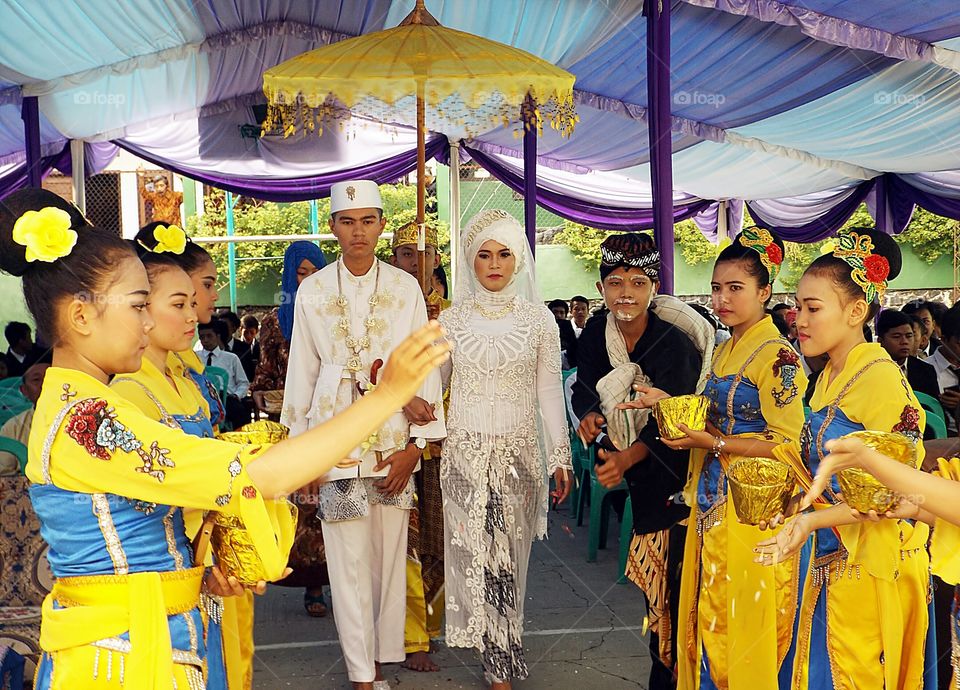 Bride and bridegroom in wedding ceremony