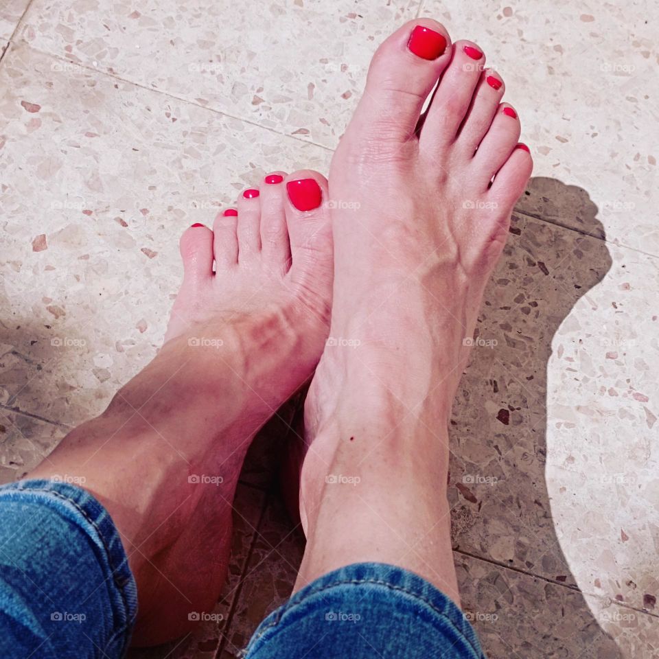 Red toe nails