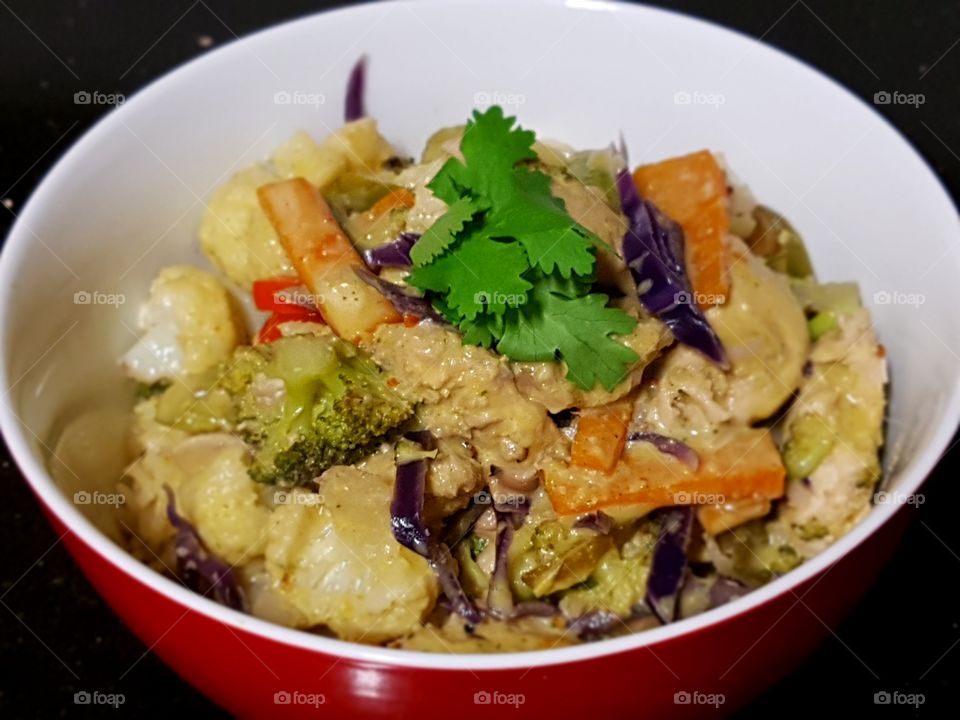 Asian cuisine, chicken and cashews