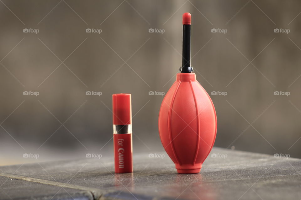 Camera cleaning tool